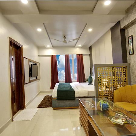 The Shanti Plaza - New Delhi Extérieur photo