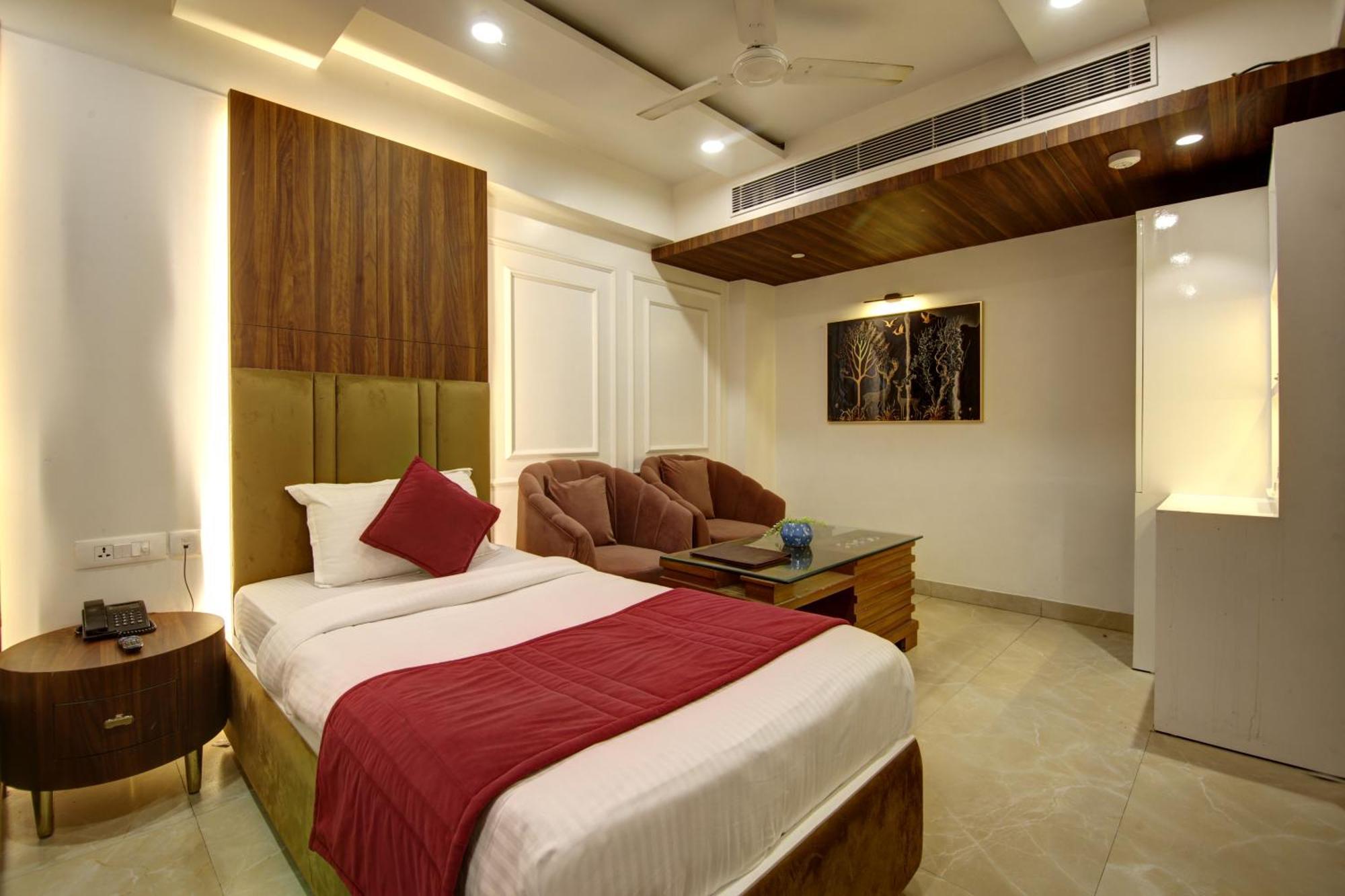 The Shanti Plaza - New Delhi Extérieur photo