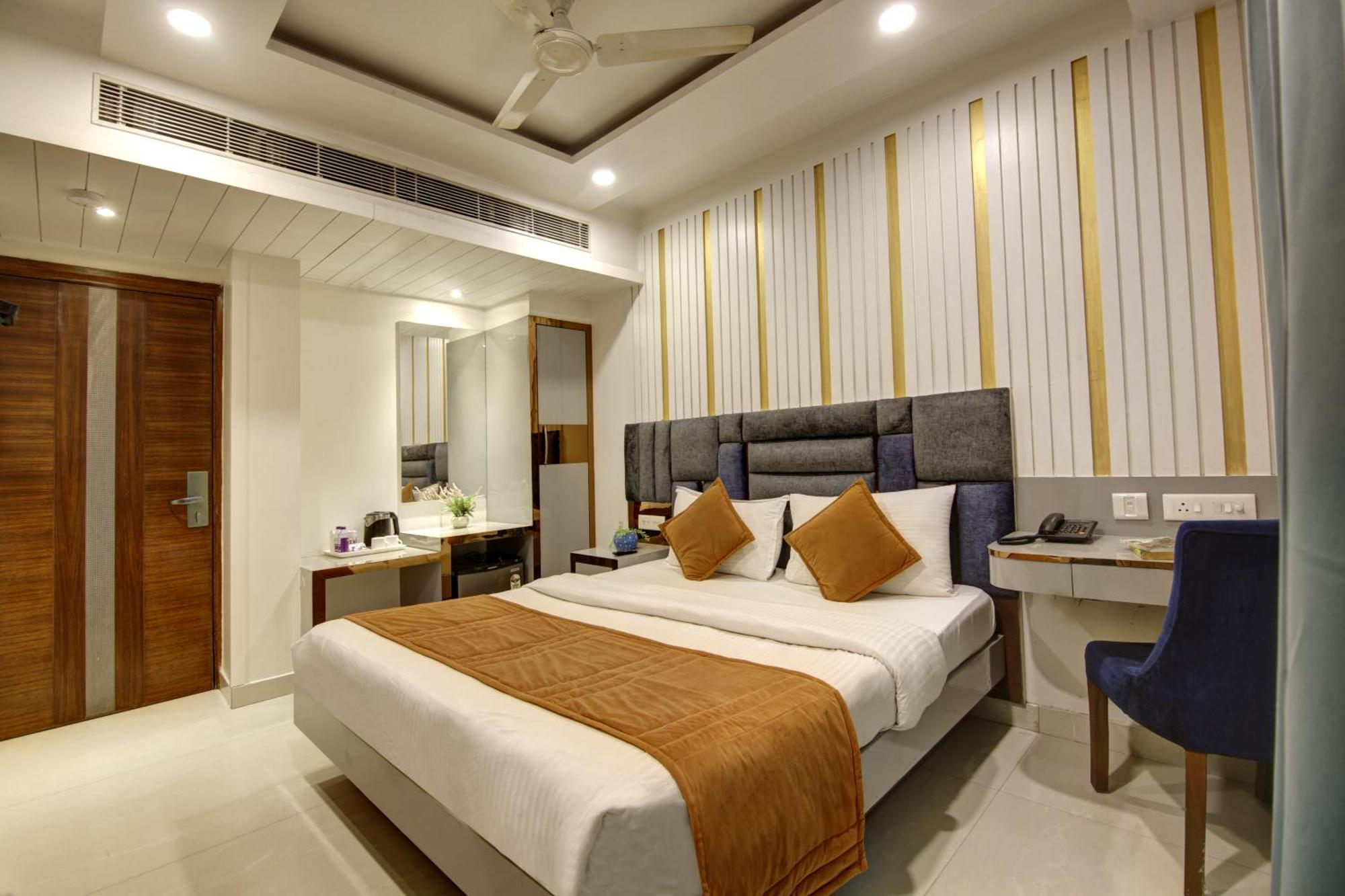 The Shanti Plaza - New Delhi Extérieur photo