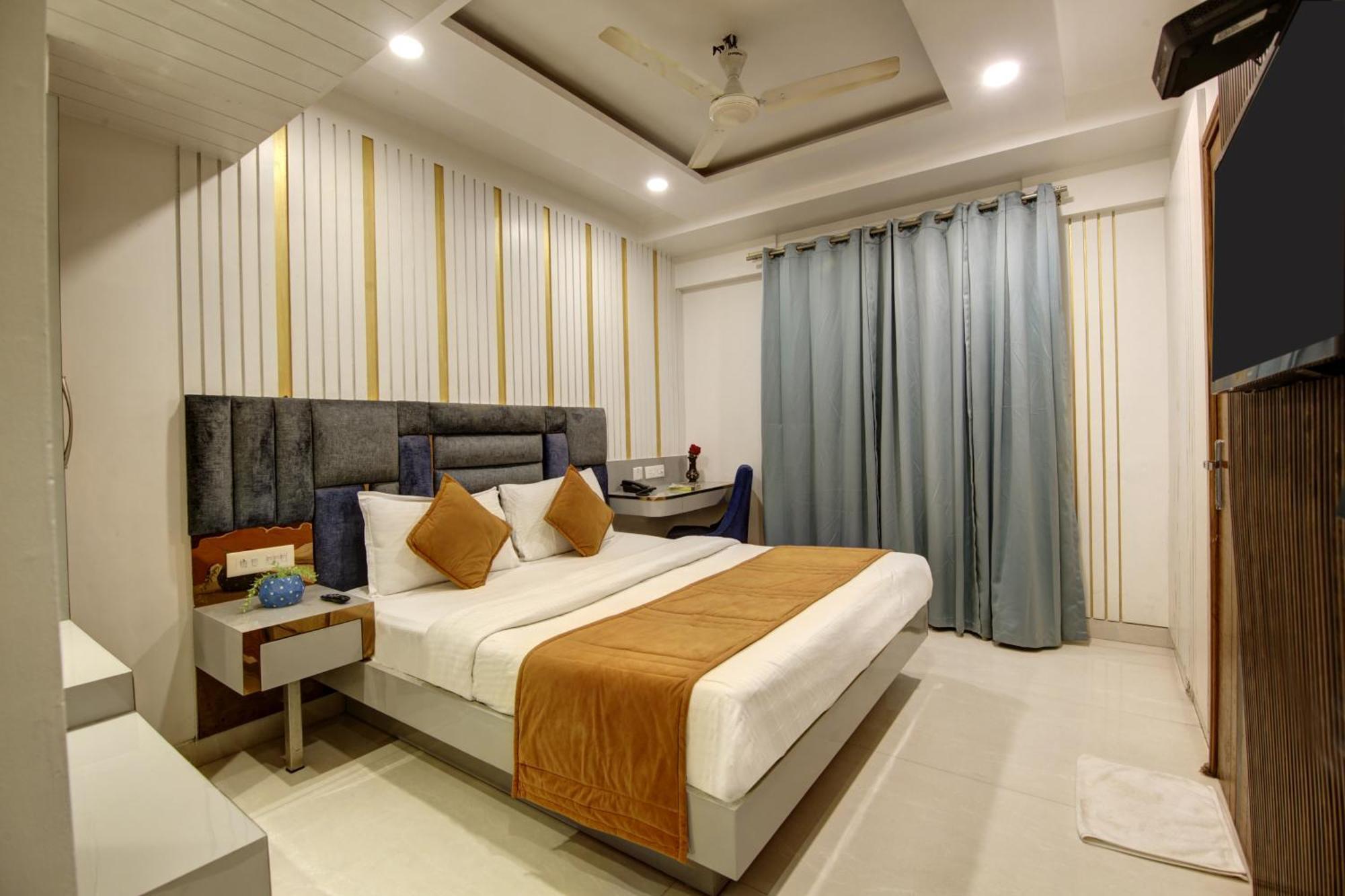 The Shanti Plaza - New Delhi Extérieur photo