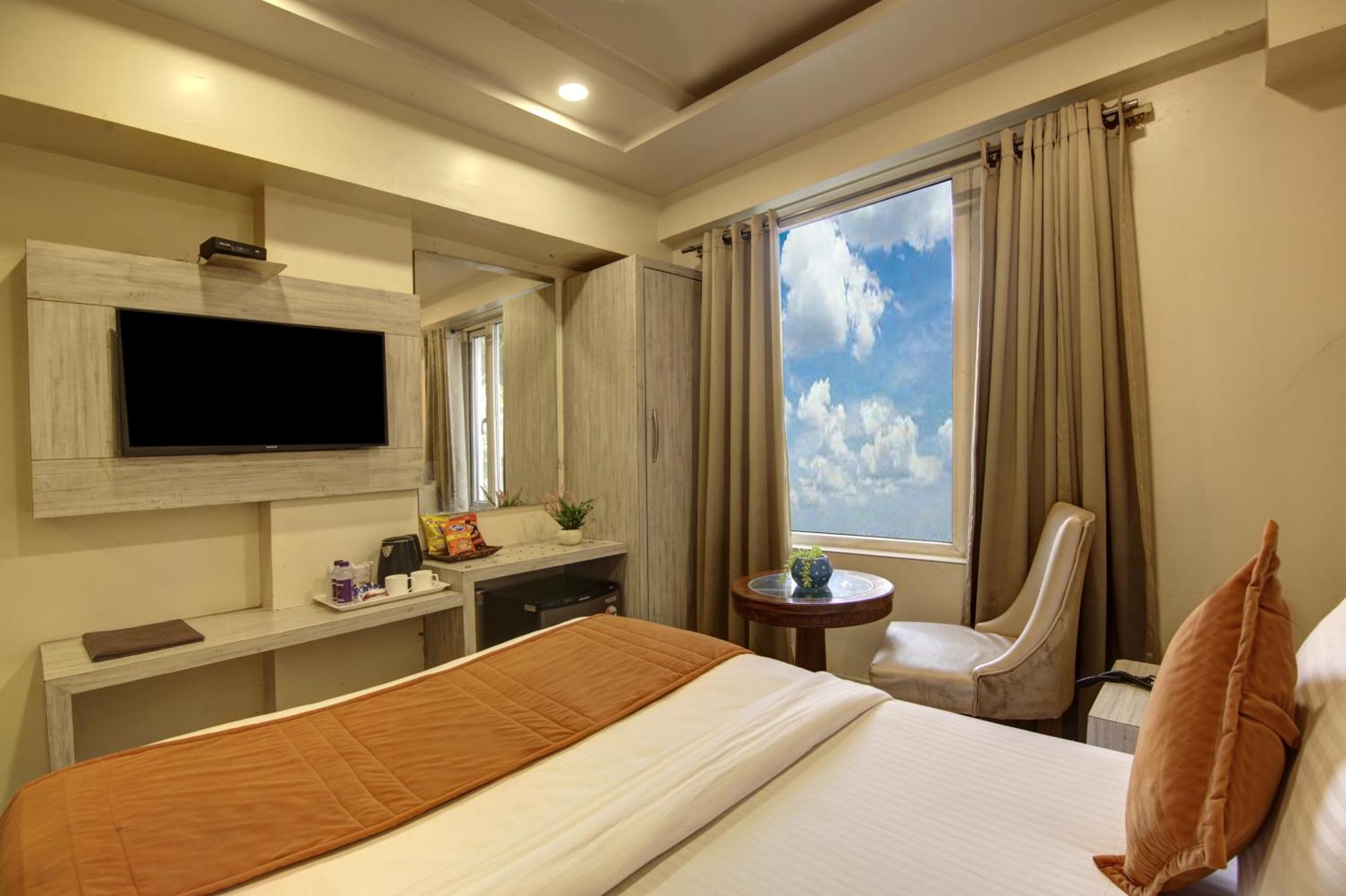 The Shanti Plaza - New Delhi Extérieur photo