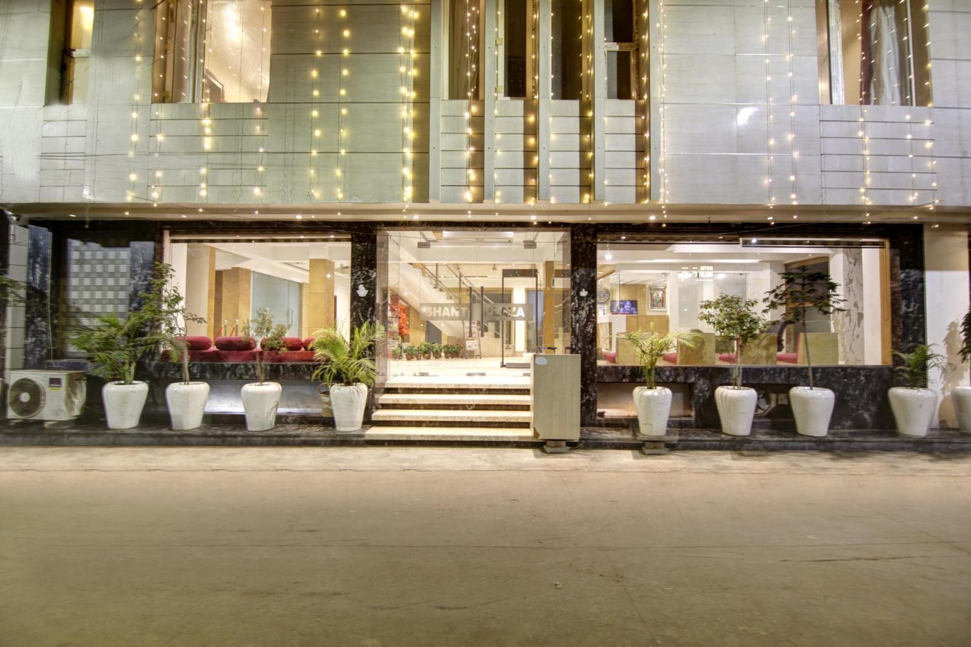 The Shanti Plaza - New Delhi Extérieur photo