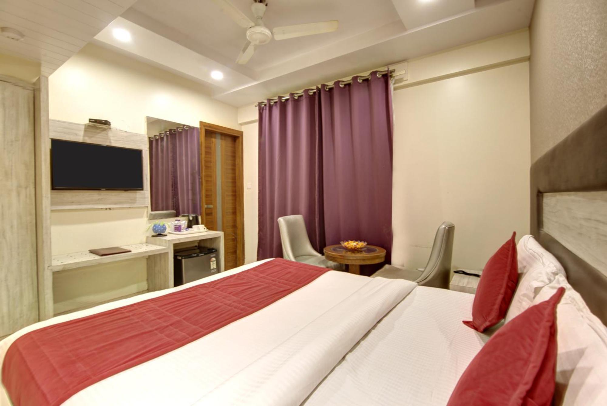 The Shanti Plaza - New Delhi Extérieur photo