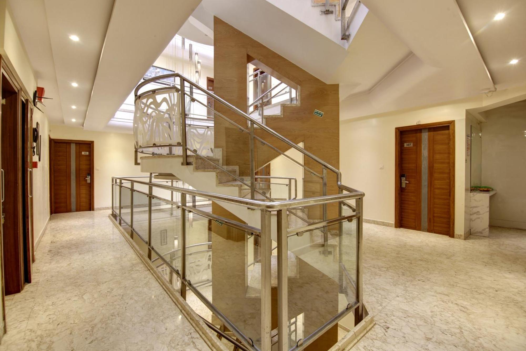 The Shanti Plaza - New Delhi Extérieur photo