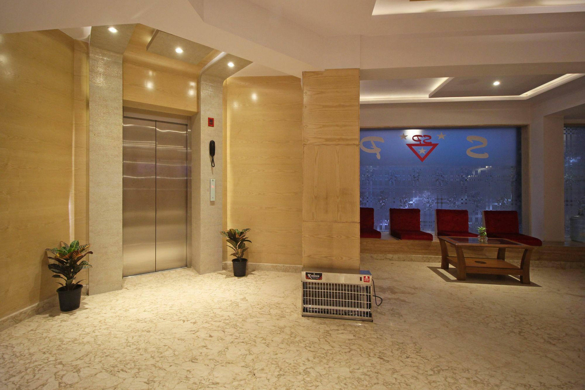 The Shanti Plaza - New Delhi Extérieur photo