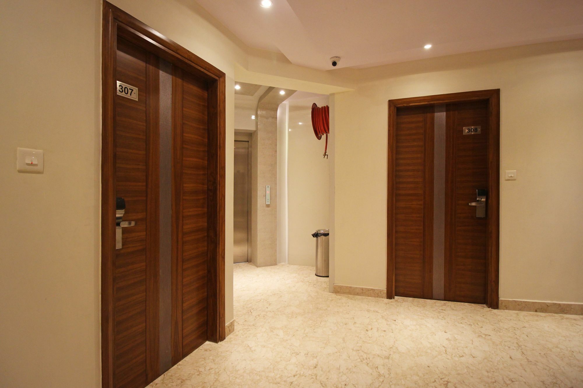 The Shanti Plaza - New Delhi Extérieur photo