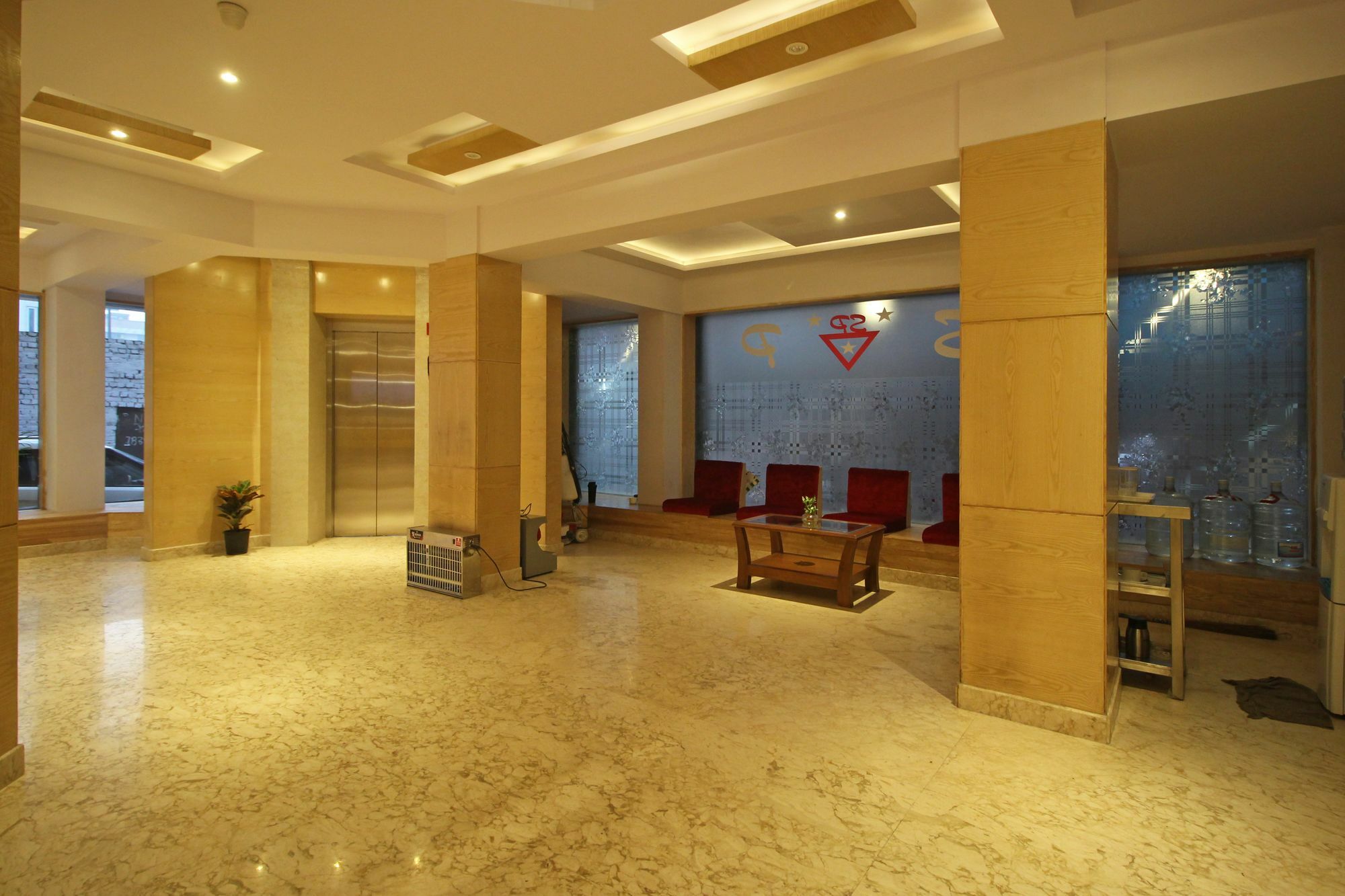 The Shanti Plaza - New Delhi Extérieur photo