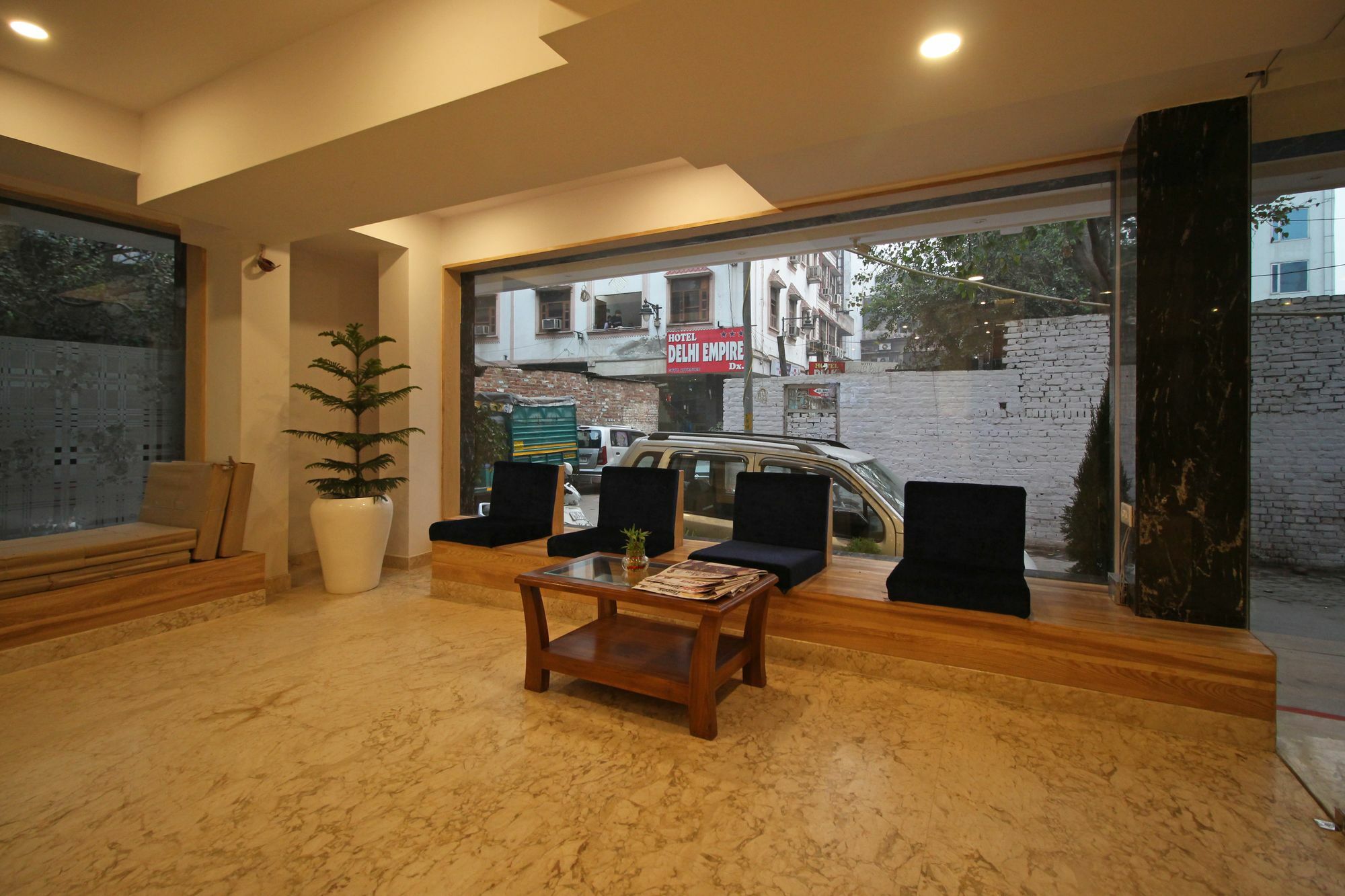 The Shanti Plaza - New Delhi Extérieur photo